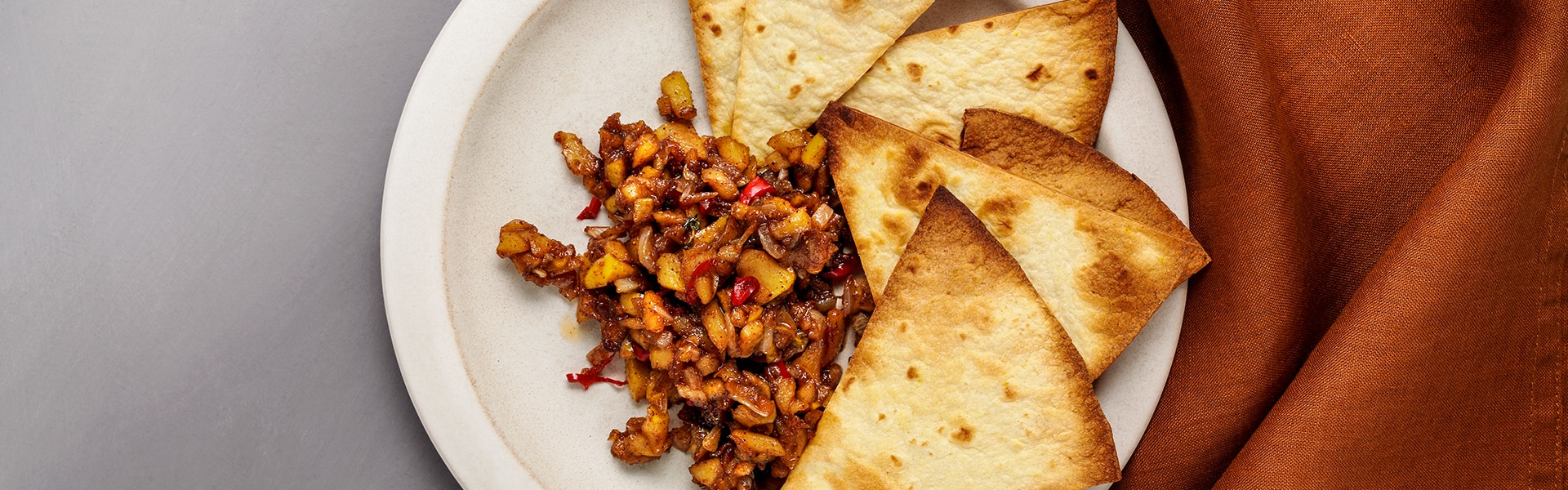 Apple Chutney with Tortilla