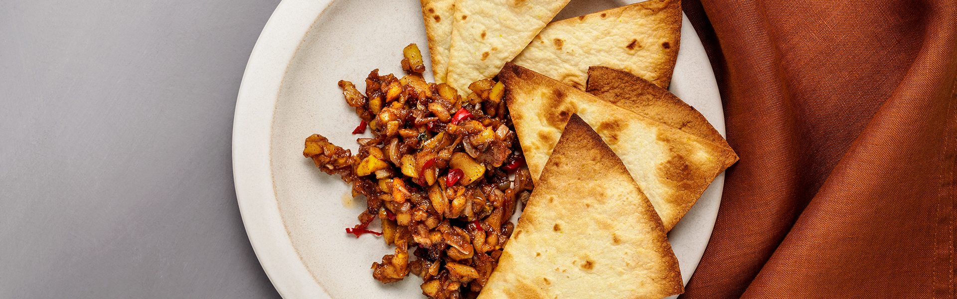 Apple Chutney with Tortilla