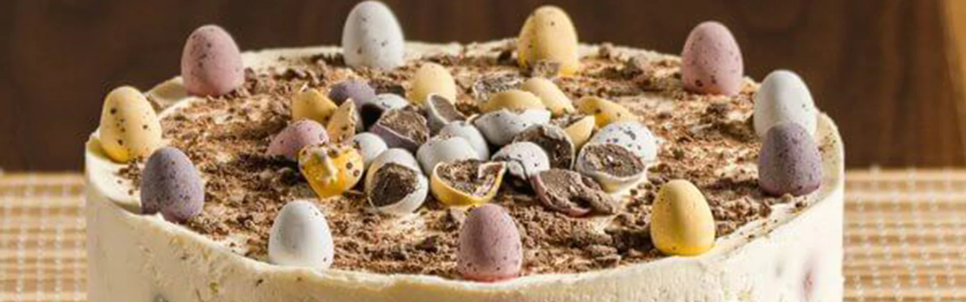 Tarta de queso con huevos de pascua