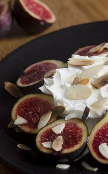 Gegrillte Feigen mit Mascarpone mit Honig