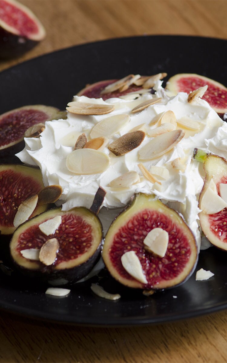 Grilled Figs with Honeyed Mascarpone_375x600