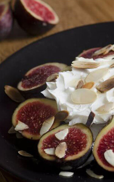 Grilled Figs with Honeyed Mascarpone_375x600