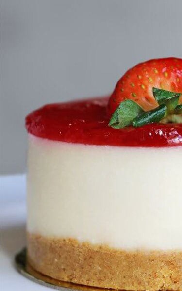 Cheesecake with Leftover Christmas Cookies_375x600