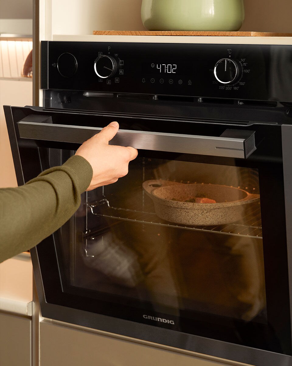 grundig-mobile-how-to-clean-your-oven