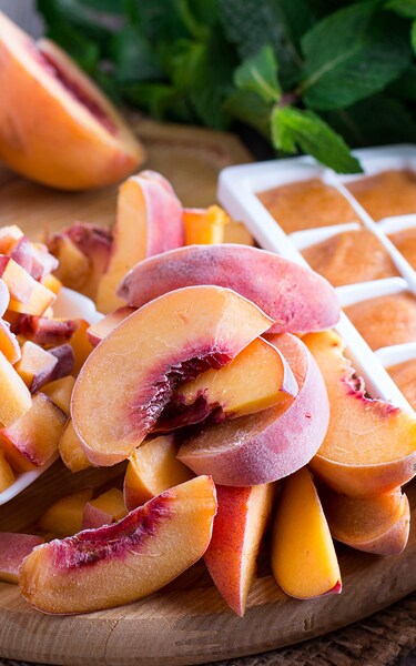 Frozen peaches